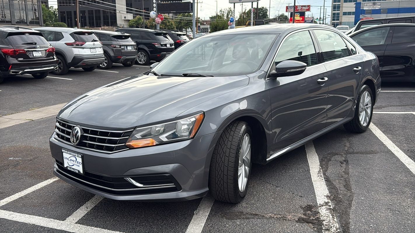 Used 2018 Volkswagen Passat 2.0T SE FWD image 7