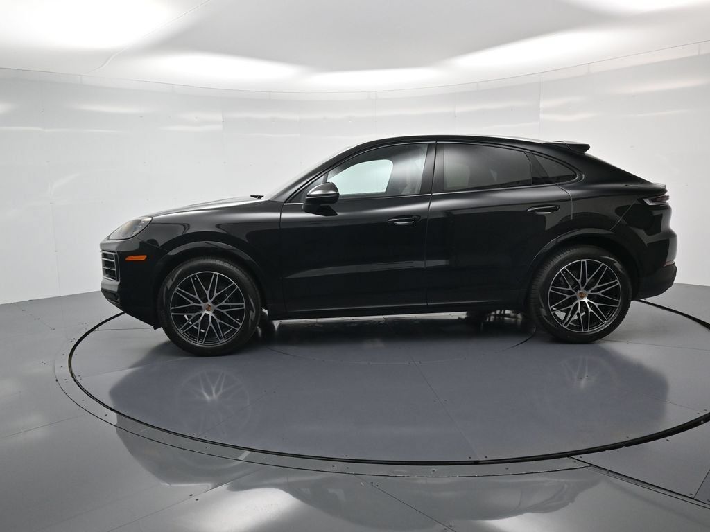 Certified 2026 Porsche Cayenne Coupe AWD/4WD image 2