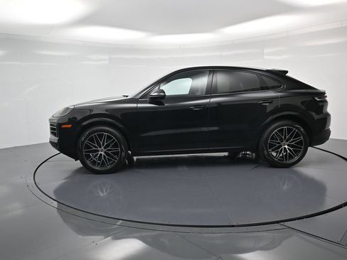 Certified 2026 Porsche Cayenne Coupe AWD/4WD image 2