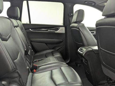 Used 2023 Cadillac XT6 Premium Luxury image 16