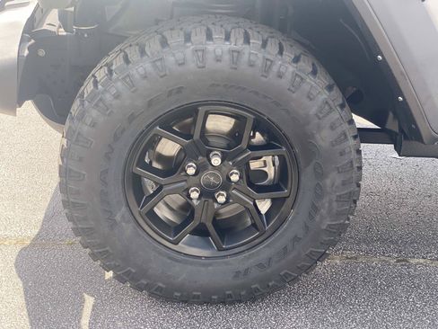Used 2024 Jeep Wrangler Unlimited Sport AWD/4WD image 12