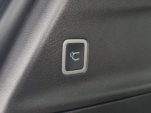 New 2026 Chrysler Pacifica Select FWD image 10
