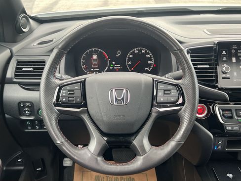 Used 2025 Honda Ridgeline Black Edition image 30