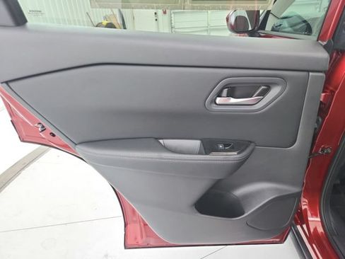 Used 2026 Nissan Rogue SV FWD image 33