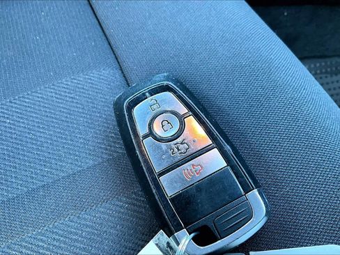 Used 2021 Ford Mustang Coupe RWD image 18