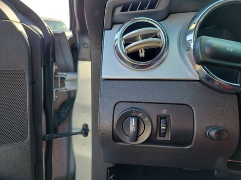 Used 2005 Ford Mustang Coupe image 21