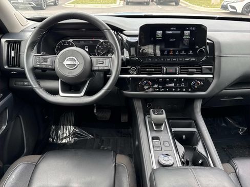 Used 2024 Nissan Pathfinder SL w/ SL Premium Package AWD/4WD image 8