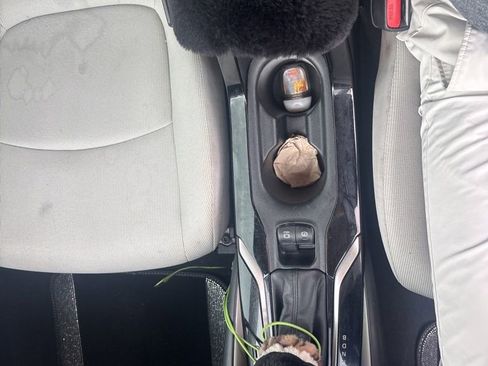 Used 2022 Toyota Corolla LE FWD image 12