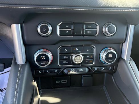 Certified 2023 GMC Yukon SLT AWD/4WD image 15