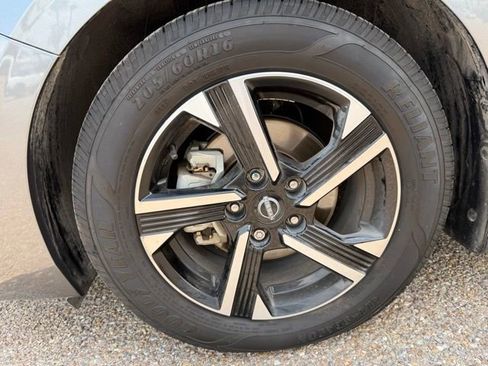 Certified 2024 Nissan Sentra SV FWD image 14