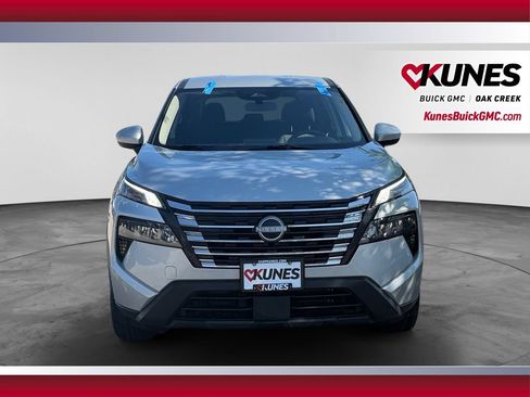 Used 2025 Nissan Rogue SV AWD/4WD image 3