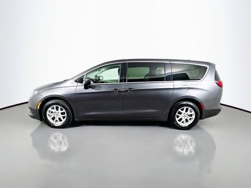 Used 2023 Chrysler Voyager LX FWD image 2