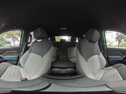 Used 2025 Toyota Tacoma TRD Off-Road image 39