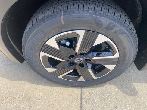 New 2025 Nissan Kicks SV w/ SV Premium Package image 10