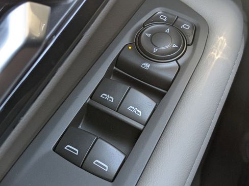 New 2026 Chevrolet Suburban LS image 38