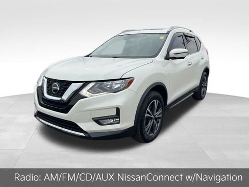 Used 2020 Nissan Rogue SV w/ Sun & Sound Touring Package image 3