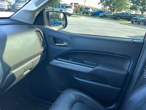 Used 2022 Chevrolet Colorado ZR2 w/ ZR2 Midnight Special Edition AWD/4WD image 18