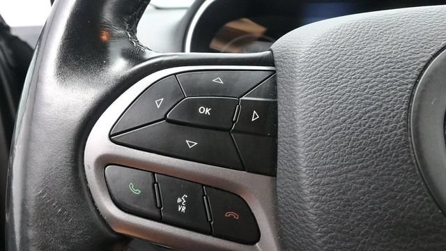 Used 2019 Jeep Cherokee Limited AWD/4WD image 19