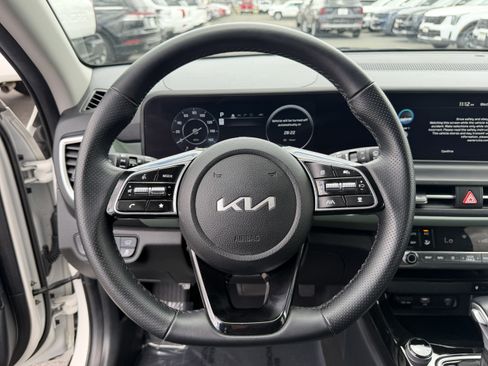 Certified 2024 Kia Seltos SX w/ SX Sunroof Package AWD/4WD image 19