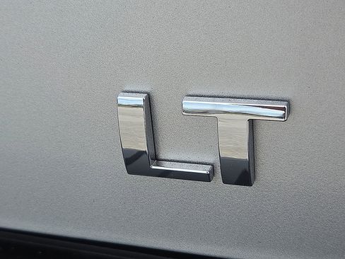 Used 2018 Chevrolet Silverado 1500 LT w/ All Star Edition image 9