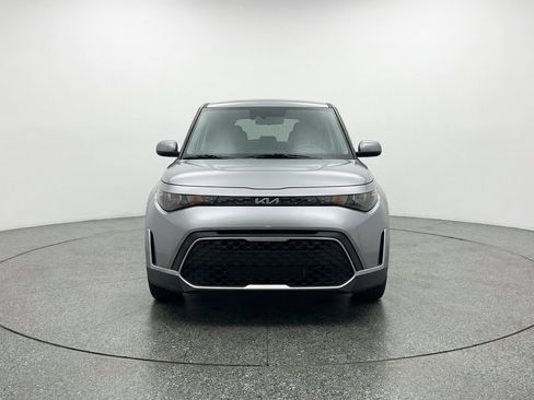 Used 2025 Kia Soul LX w/ LX Technology Package FWD image 2