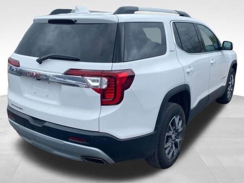 Used 2023 GMC Acadia SLT FWD image 3