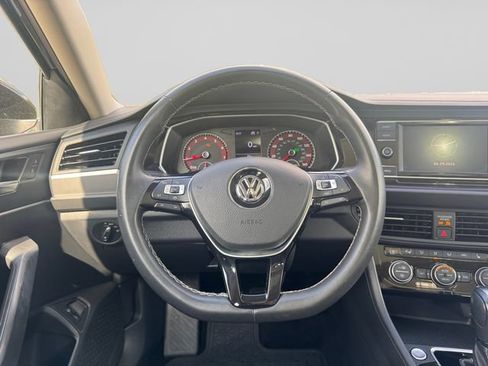 Used 2021 Volkswagen Jetta SE w/ SE Cold Weather Package FWD image 11