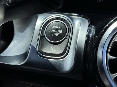Used 2021 Mercedes-Benz GLB 250 image 38