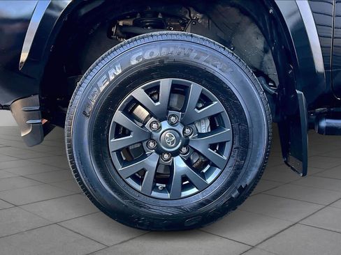 Certified 2021 Toyota Tacoma SR5 image 10