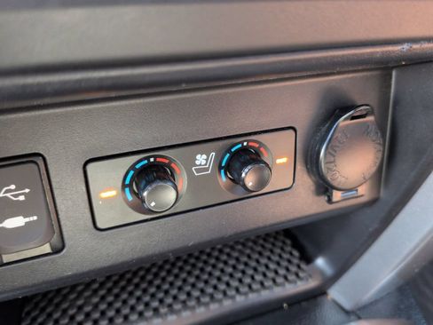 Used 2015 Toyota 4Runner Limited AWD/4WD image 19