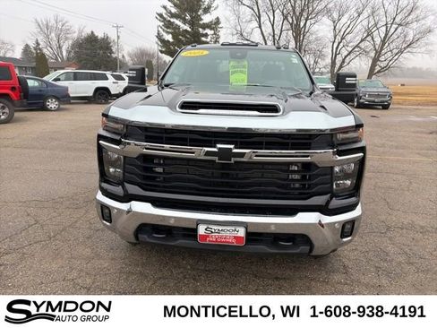 Used 2025 Chevrolet Silverado 3500 LT image 9