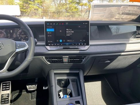 New 2026 Volkswagen Tiguan SE R-Line AWD/4WD image 11
