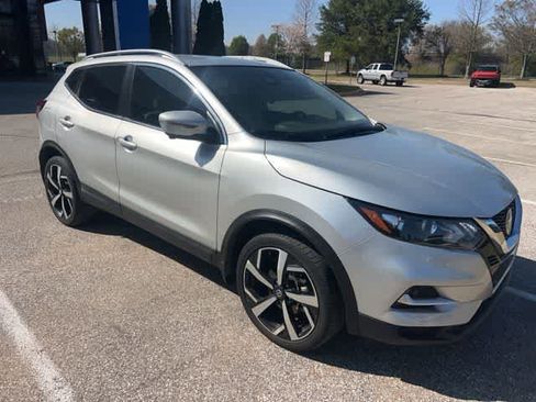 Used 2022 Nissan Rogue Sport SL image 3