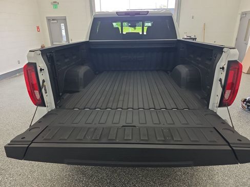 Used 2025 GMC Sierra 1500 AT4 w/ AT4 Premium Package AWD/4WD image 20