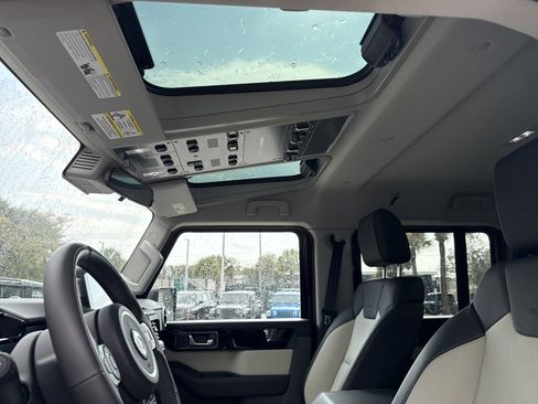 Used 2025 INEOS Grenadier Fieldmaster Edition image 14