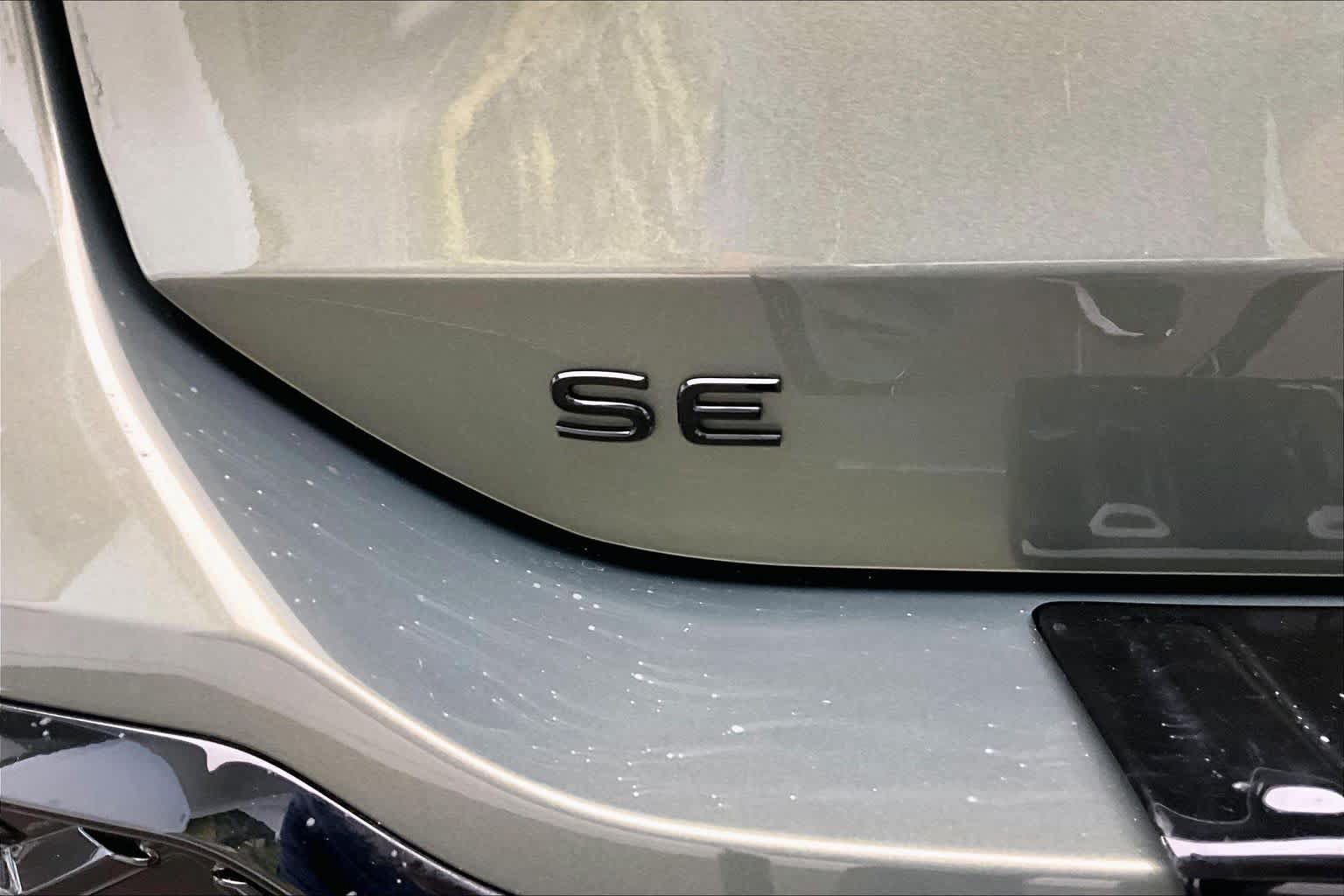 Used 2026 Volkswagen Tiguan SE R-Line FWD image 33