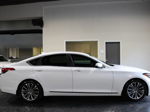 Used 2016 Hyundai Genesis 3.8 RWD image 2