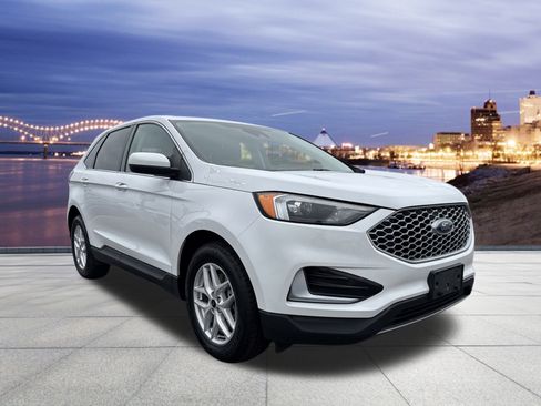 Used 2023 Ford Edge SEL image 4