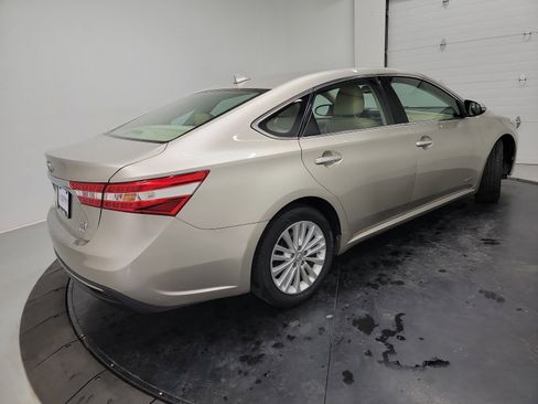 Used 2014 Toyota Avalon Limited image 9