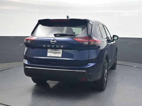 Used 2025 Nissan Rogue SV FWD image 5