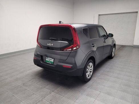 Used 2022 Kia Soul LX FWD image 9