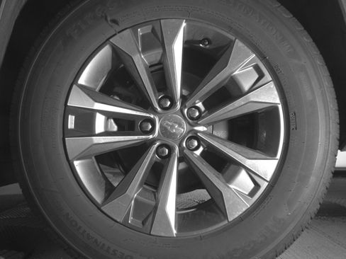 Used 2025 Chevrolet Equinox LT FWD image 17