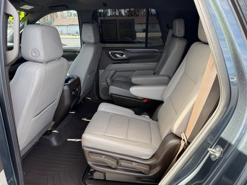 Used 2021 Chevrolet Tahoe Z71 w/ Z71 Off-Road Package AWD/4WD image 18