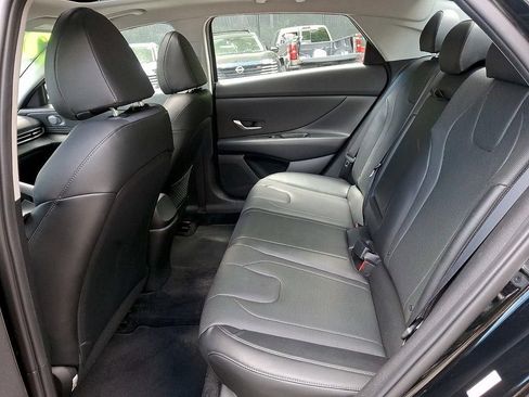 Used 2023 Hyundai Elantra Limited FWD image 13