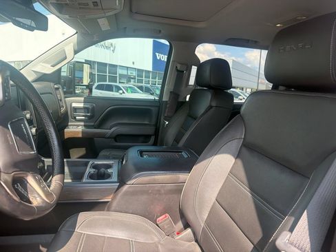 Used 2017 GMC Sierra 2500 Denali w/ Duramax Plus Package AWD/4WD image 2