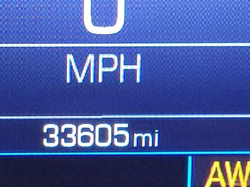 Used 2023 GMC Acadia SLE w/ Driver Convenience Package image 3