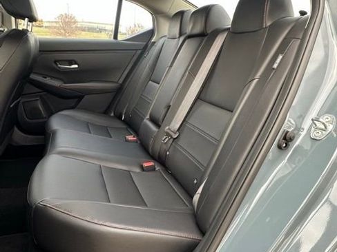 Used 2025 Nissan Sentra SR w/ SR Premium Package image 15