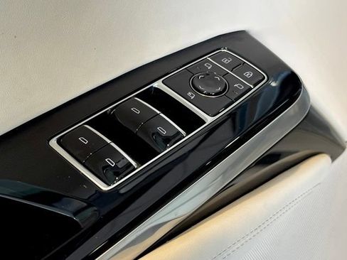 Used 2025 Cadillac Escalade Sport Platinum AWD/4WD image 19