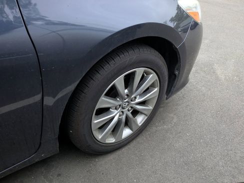 Used 2015 Toyota Camry XLE image 9