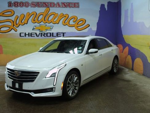 Used 2018 Cadillac CT6 Luxury image 2